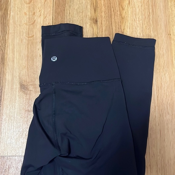 Lululemon Black wunder under Leggings - Picture 2 of 4